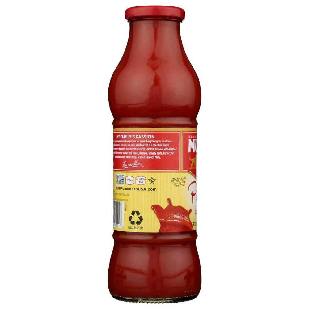 Mutti sun-ripened Italian tomato puree 24.5 oz bottle with smooth red texture